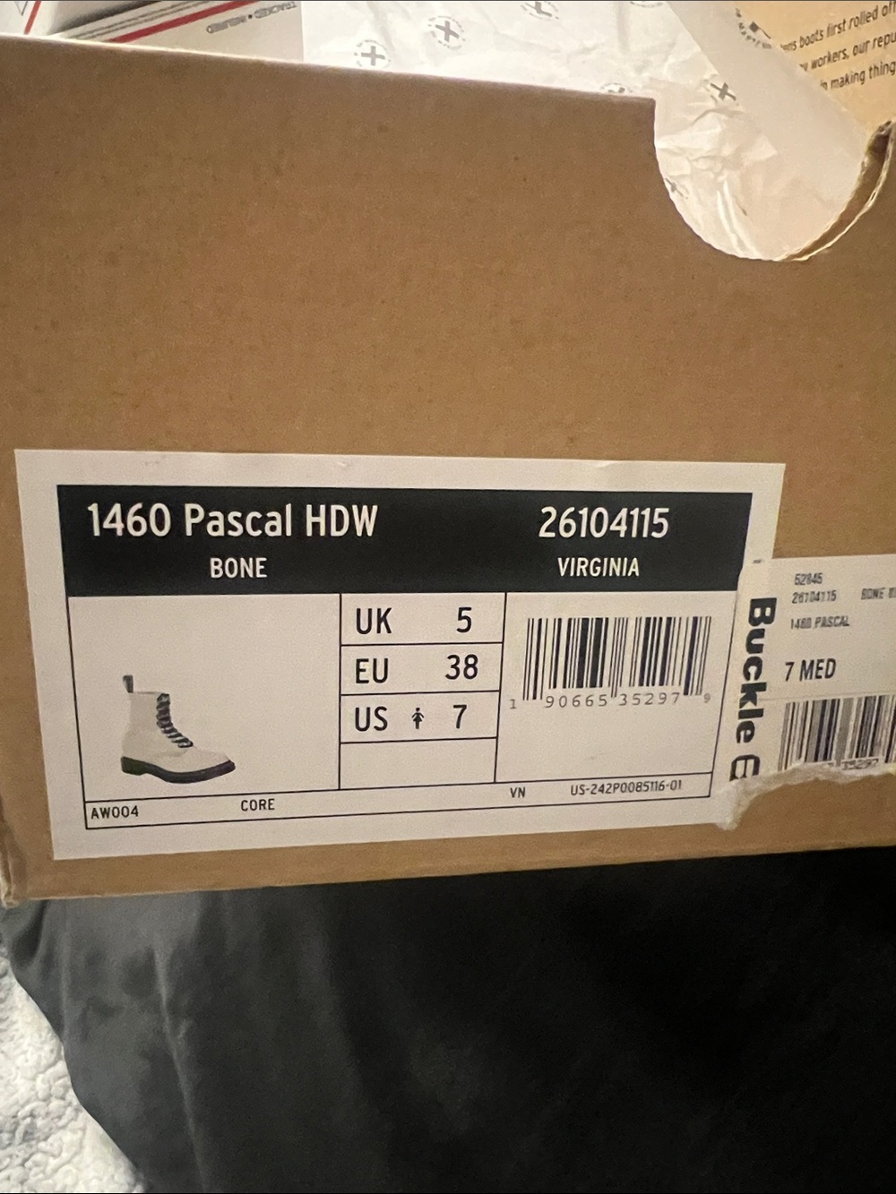 NWT Dr martens 1460 HDW Bone Virginia boots size 7 - Picture 10 of 10